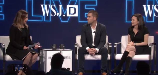 Facebook首席产品官克里斯·考克斯与首席运营官谢丽尔·桑德伯格在WSJ.D Live大会上