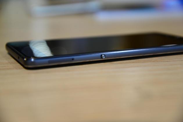 P2省电模式按键和卡槽