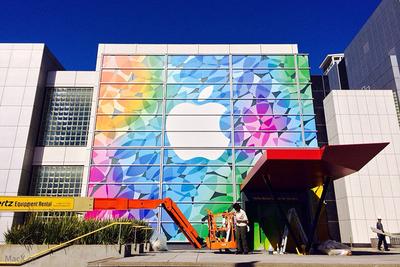 ƻ���ڽ����������ܿ����Ŷӣ���Siri������������