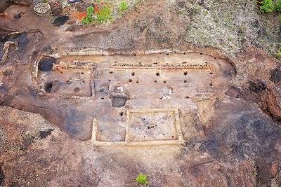 女子监狱男狱警艳福,穿越小说王大女侠,纯色背