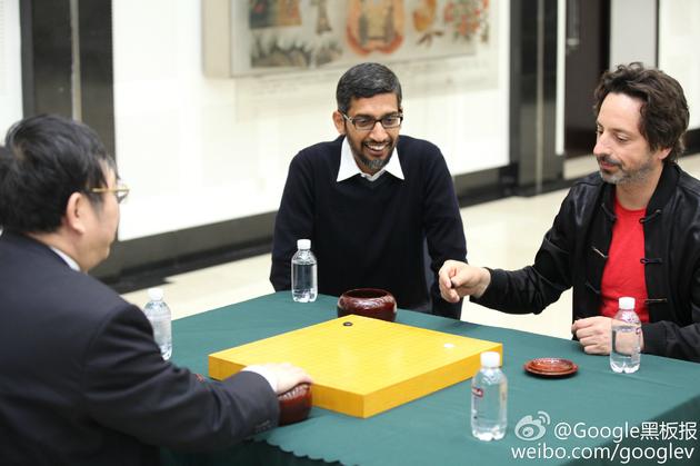谢尔盖布林:谷歌联合创始人谢尔盖-布林低调访华但主要目的是交流围棋