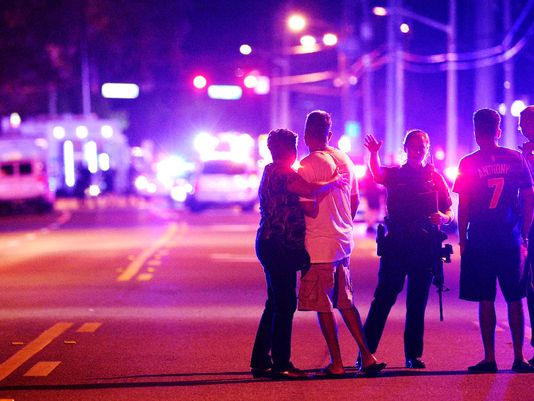 在奥兰多恐怖袭击事件中，警察令遇难者家属离开现场