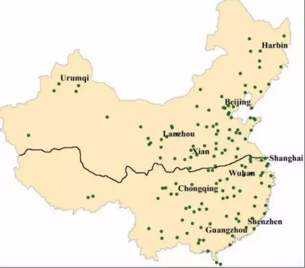 提供数据的疾病监测点。图中实线以北地区普遍采用集中供暖。图片来源:论文原文