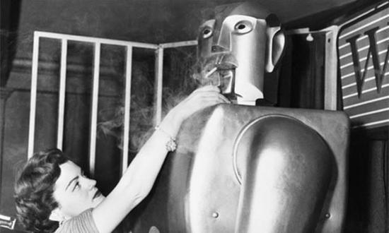 1939年：Elektro机器人