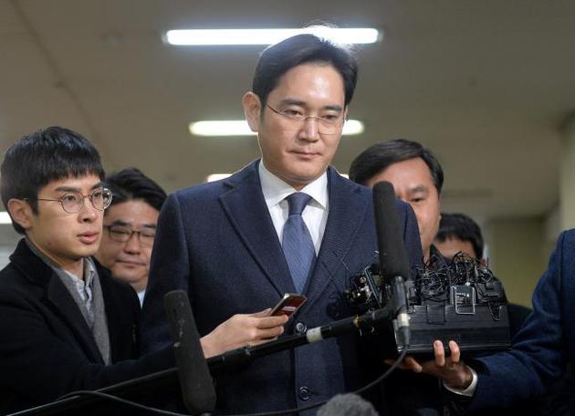 李在镕16日抵达韩国独检组办公室