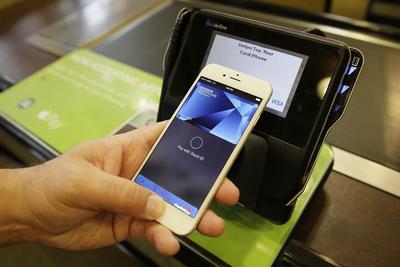 Apple Pay���������ڻ��ܱ��Ĵ�ԭ��ǿ����ѹ��ͷ��