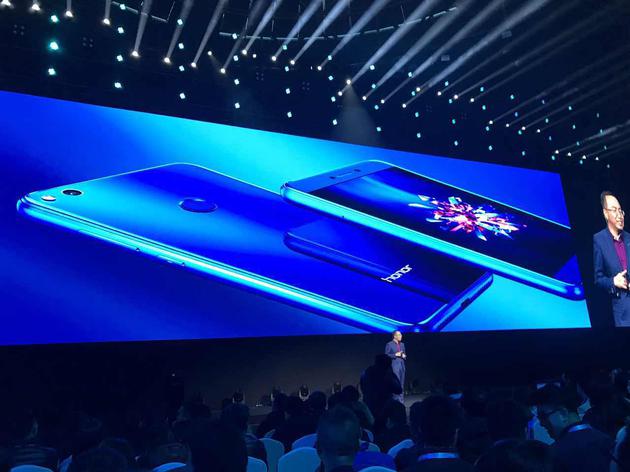 速度与颜值 荣耀V9和荣耀8青春版哪个是你的