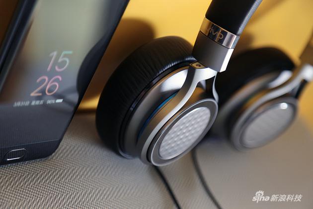 罩耳的效果本身就比较适合低频的表现