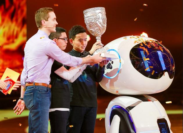 百度小度机器人获封《最强大脑》第四季脑王