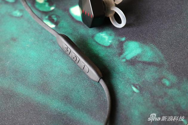 FIIL Carat Lite的线控