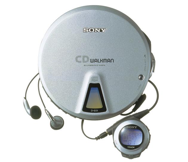 (1999 年,CD Walkman 十五周年纪念款)