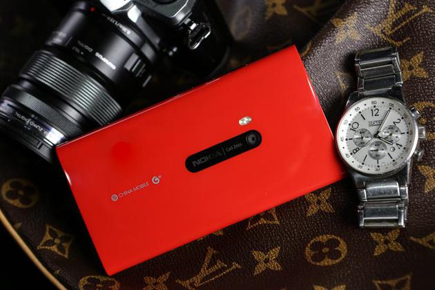 ҵ_(ti)Lumia 920@(g)ɫ