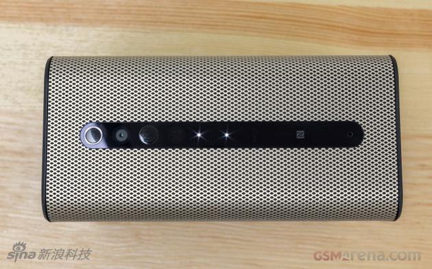 Xperia Touch机身顶部