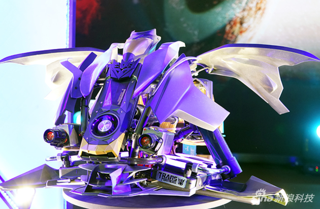 雷霆世纪发布变形金刚游戏主机:情怀满满 售8