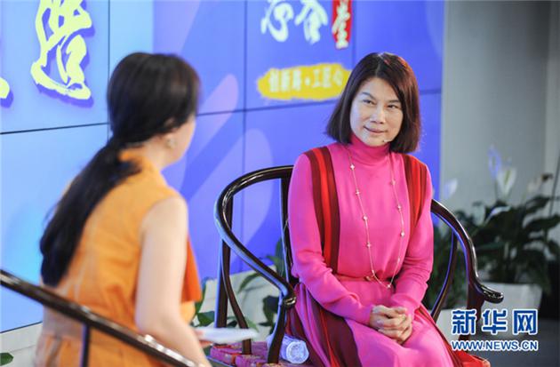 图为董明珠参与观察团对话环节 孙韬 摄