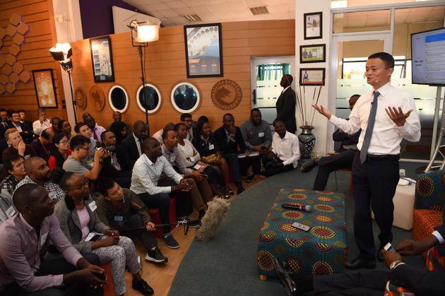 马云对话肯尼亚创业者:我能成功 80%年轻人也
