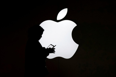 ƻ���������������µ� ����ʦ��iPhone���ڽӽ�β��