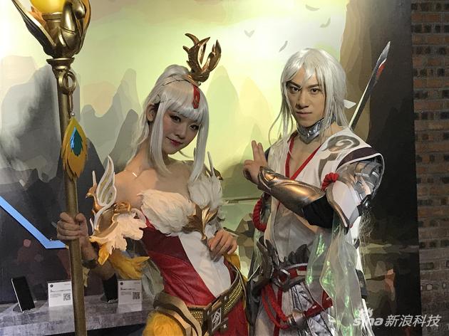活动开始前的cosplay，似乎暗示了什么
