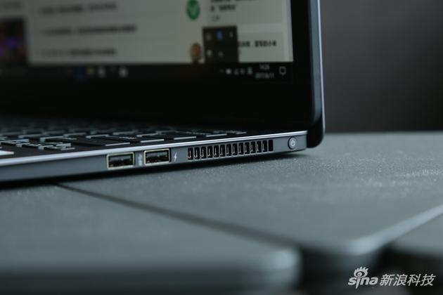 索尼电脑笔记本 右侧接口