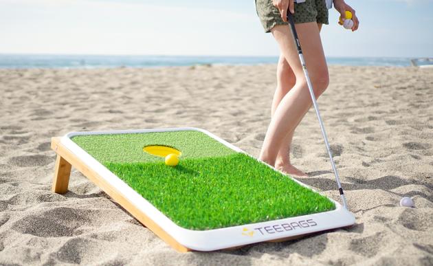 表面有人造的模拟草坪