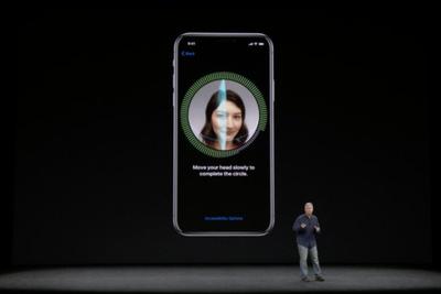 Ϊ���iPhone X���� ƻ�����Ƚ���Face ID������׼