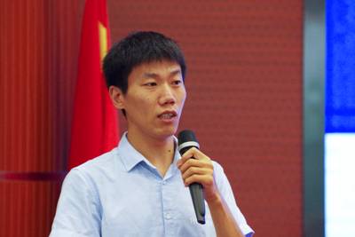 刘泽林老总_鸿星尔克老总图片(3)