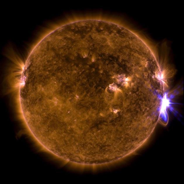 图为NASA太阳动力天文台9月10日观测到的太阳耀斑