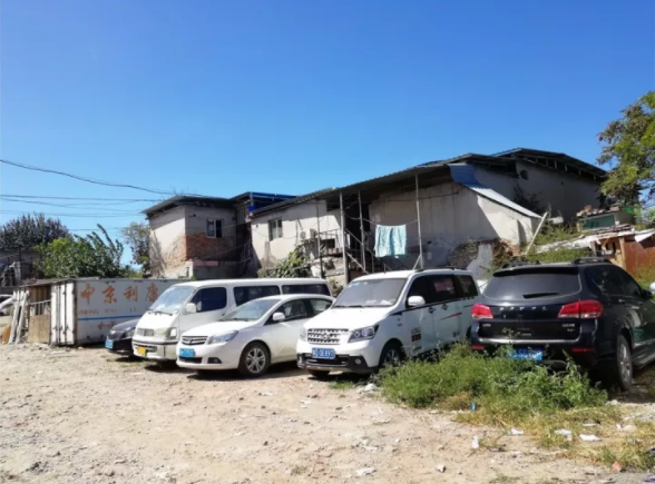 北京滴滴村:司机们把轿车换成货车,转型搬家村