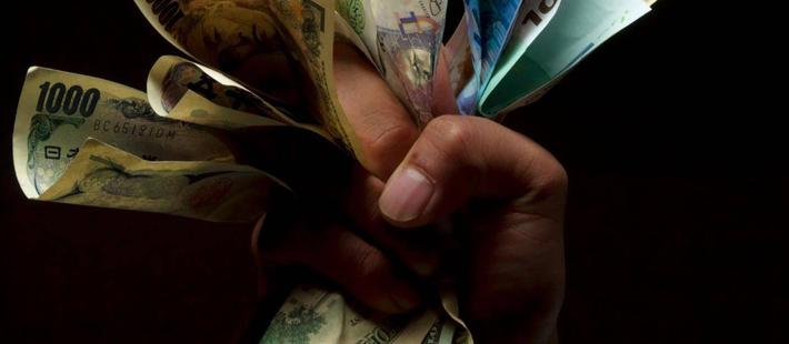 从市值23亿美金到退市破产,这家夫妻企业只用