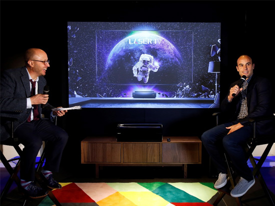 海信4K激光电视美国上市 顶级音响店正式开售