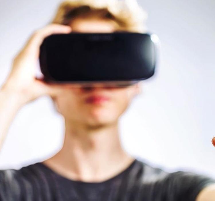 ƻ����ǿ��ʵ��ר���ع� ʶ��ƽ��ͼ������AR����