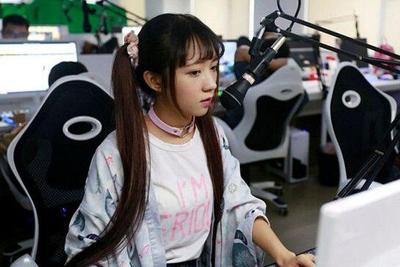 游戏主播之死：月薪超3万元仅占13% 拿健康赌明天 [负面]