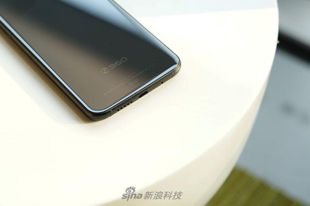 全面屏双玻璃设计360手机N6 Pro发布 售1699