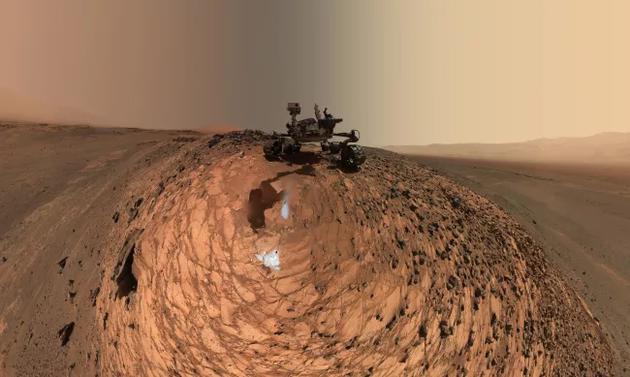 NASA的好奇号火星探测器位于夏普山附近