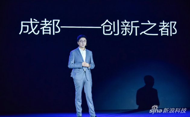极米<a href=/news/kjxx/ target=_blank class=infotextkey>科技</a>董事长兼CEO钟波