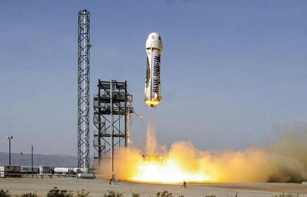 图为2016年拍摄的蓝色起源公司“新谢泼德”火箭试飞照片。
