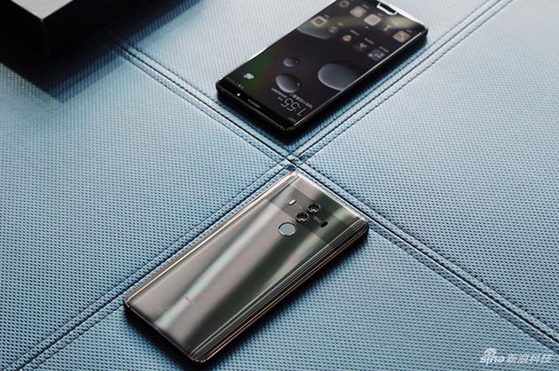 HUAWEI Mate 10
