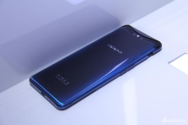 弹出式设计中包含了“Face ID”