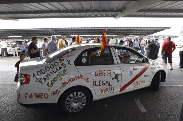 西班牙的士司机抗议Uber 要求限制发放网约车牌照