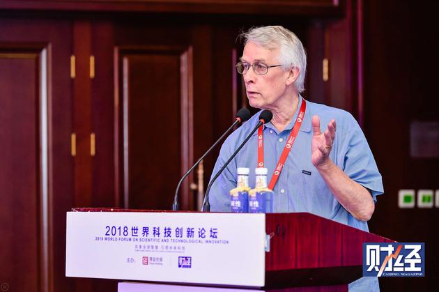 Richard J. Roberts，1993年诺贝尔生理学或医学奖获得者、英国皇家科学院院士、美国人文与科学院院士