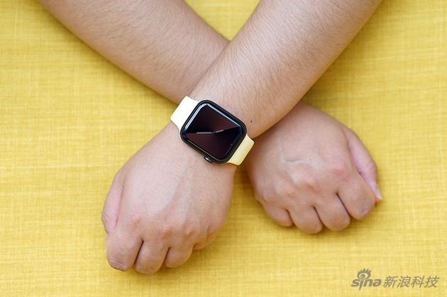 既要屏幕不熄灭,又要能省电,是第五代Apple Watch的最大改变