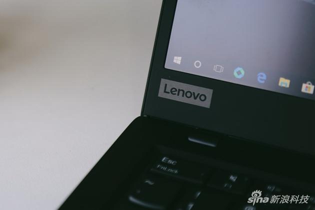 屏幕右下角保留了“Lenovo”字样