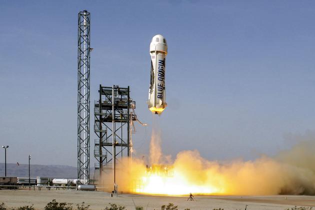 从德克萨斯荒漠发射场中升空的“新谢泼德”火箭，这个火箭真是造型特别