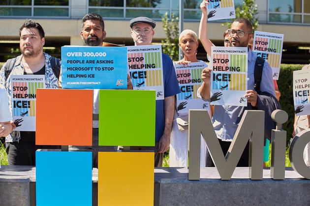倡议者向微软总部递交30万签名 请愿终止与海关合作