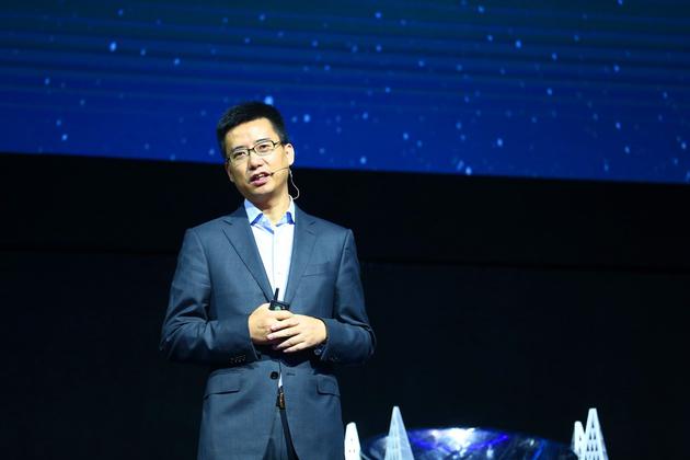 （2016年10月，胡曉明在杭州云棲大會上演講。）