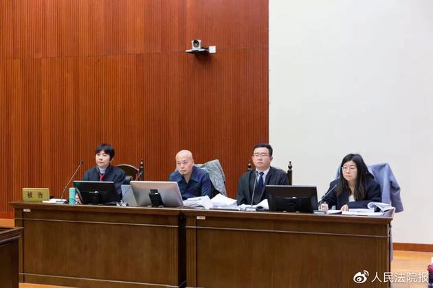 本案被告