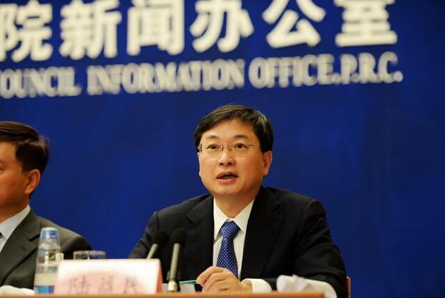 中国联通发布公告：陆益民辞任执行董事兼总裁