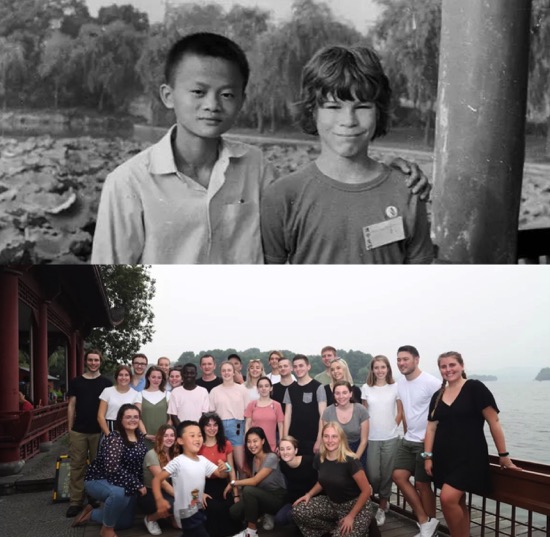 （上）1980年，西湖边，初次见面的马云和戴维·莫利。（下）2018年，同样是西湖边荷花盛开的季节，马云与莫利奖学金首批学生重访西湖。