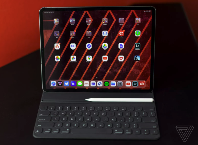 2020款iPad Pro(图片来自@The Verge)
