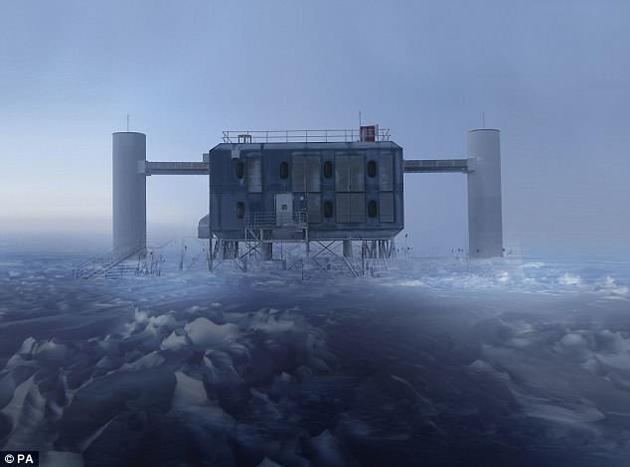 科学家在全球最大的中微子观测站——南极“冰立方”观测站中首次探测到了中微子。